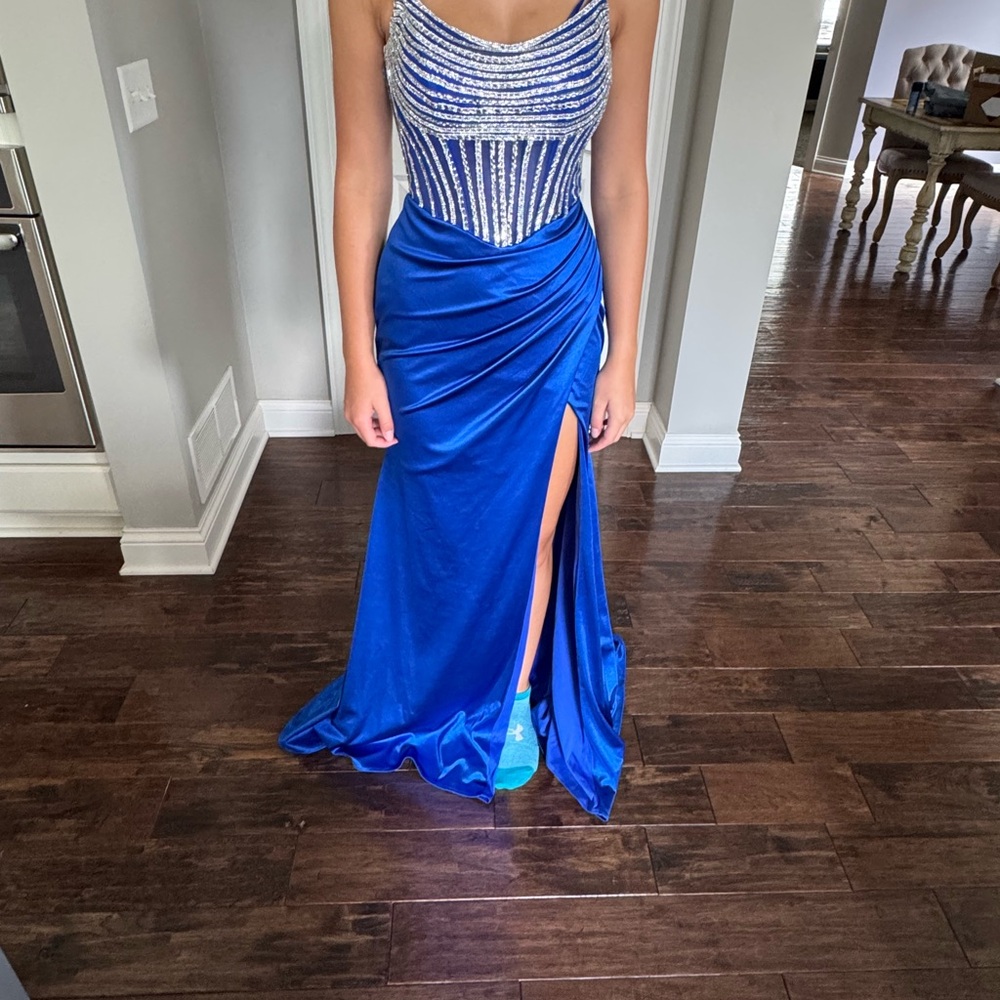 La Divine Royal Blue Prom Dress C161